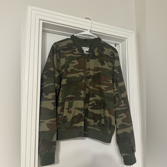 New Look Camouflage Bomber Jacket - Picture 1 of 4